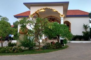 tamilnadu political crisis live updates, ttv.dhinakaran, ttv faction mla's at pondichery resort
