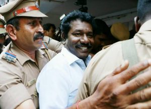 எழும்பூர் நீதிமன்றத்தில் கருணாஸ் ஆஜர்படுத்தப்பட்ட போது