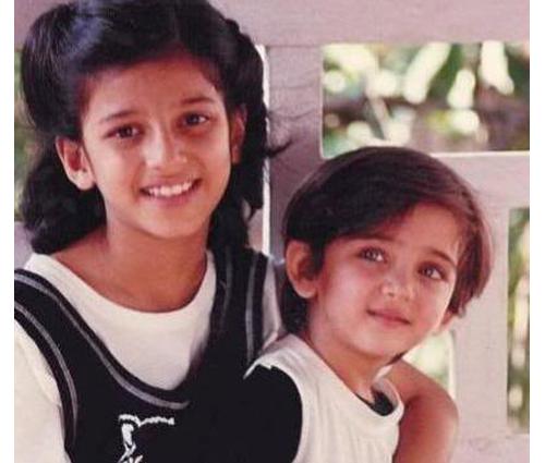 Shruti Haasan childhood images