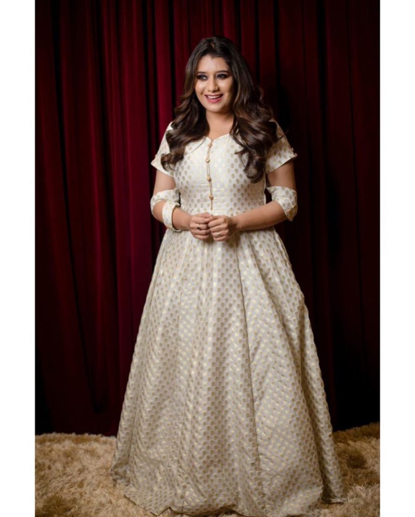 Vijay TV Priyanka Deshpande Latest Images