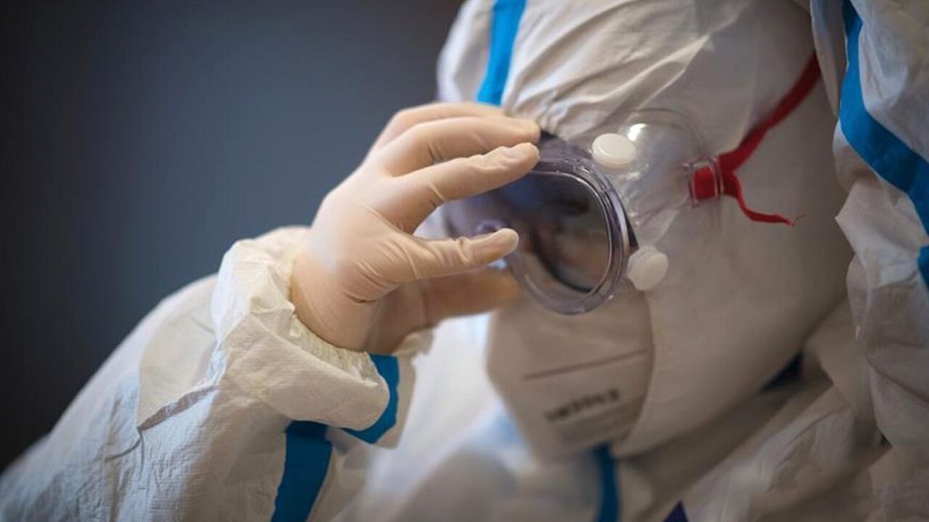 Coronavirus outbreak doctors around the world treating pandemic photo gallery