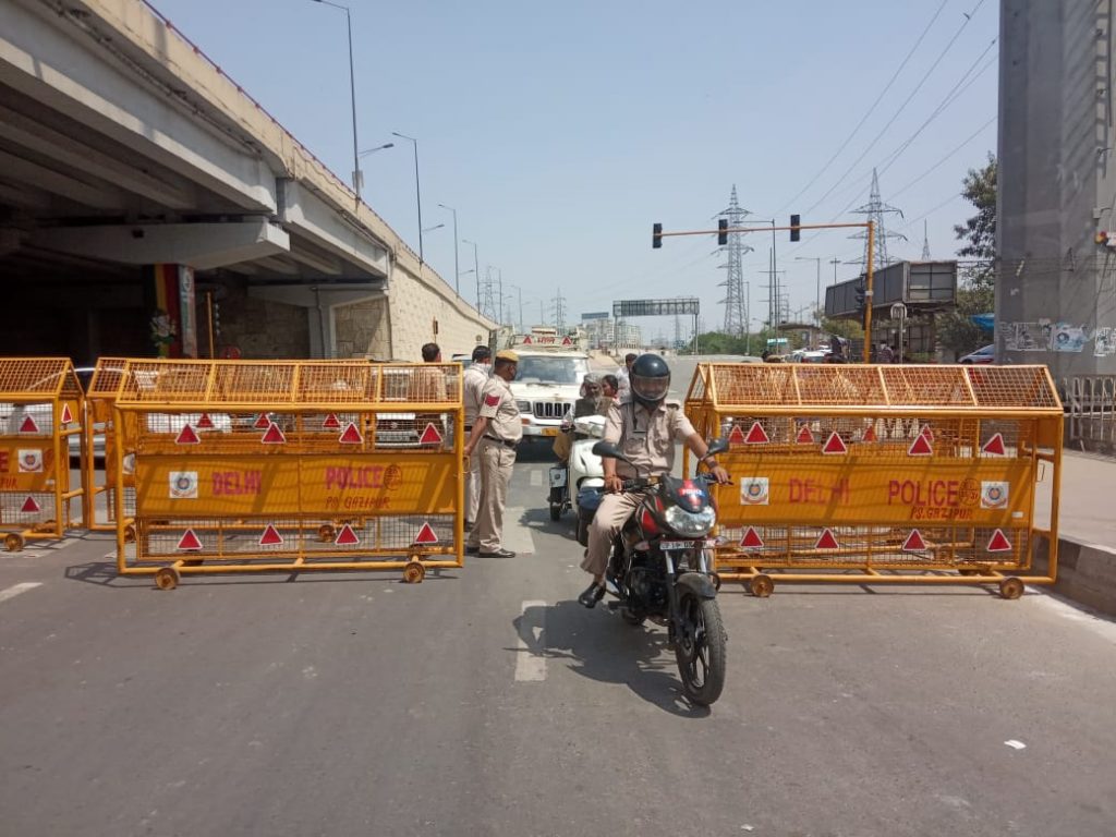 Coronavirus Outbreak : Delhi-Noida borders are sealed