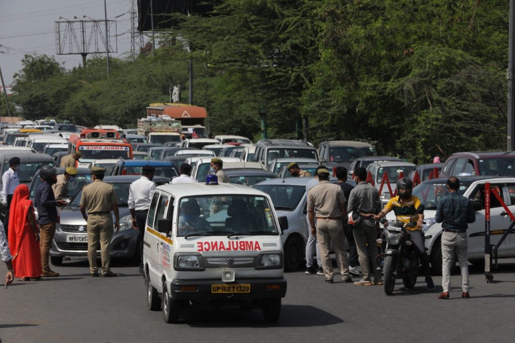 Coronavirus Outbreak : Delhi-Noida borders are sealed