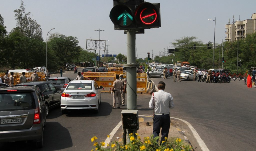 Coronavirus Outbreak : Delhi-Noida borders are sealed