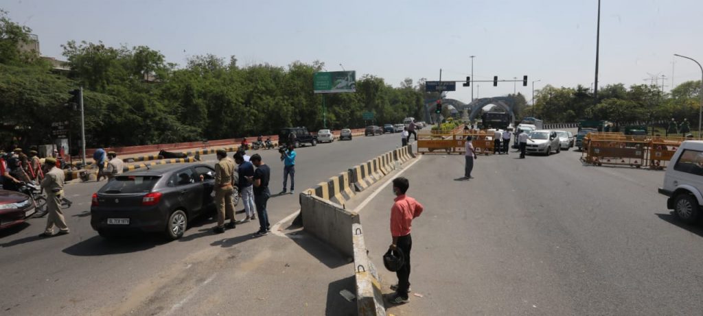 Coronavirus Outbreak : Delhi-Noida borders are sealed