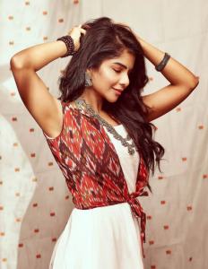 Pavithra Lakshmi skincare secrets Cooku with Comali viral Pavithra Lakshmi Photoshoot Tamil News